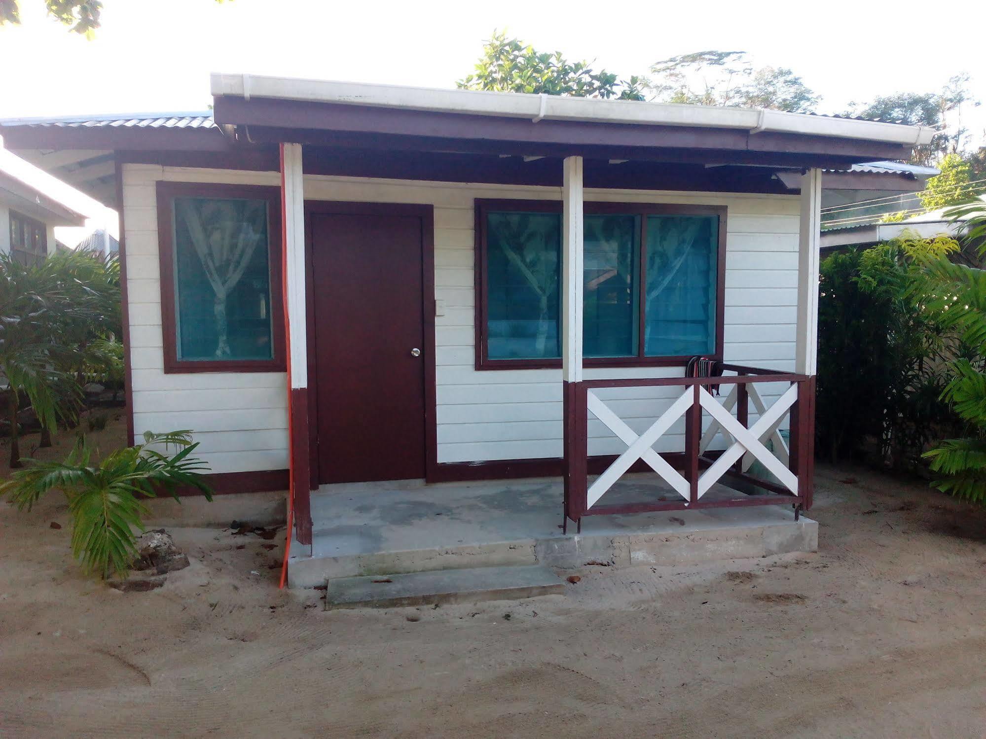 מלון Manase Vacations Beach Fale מראה חיצוני תמונה